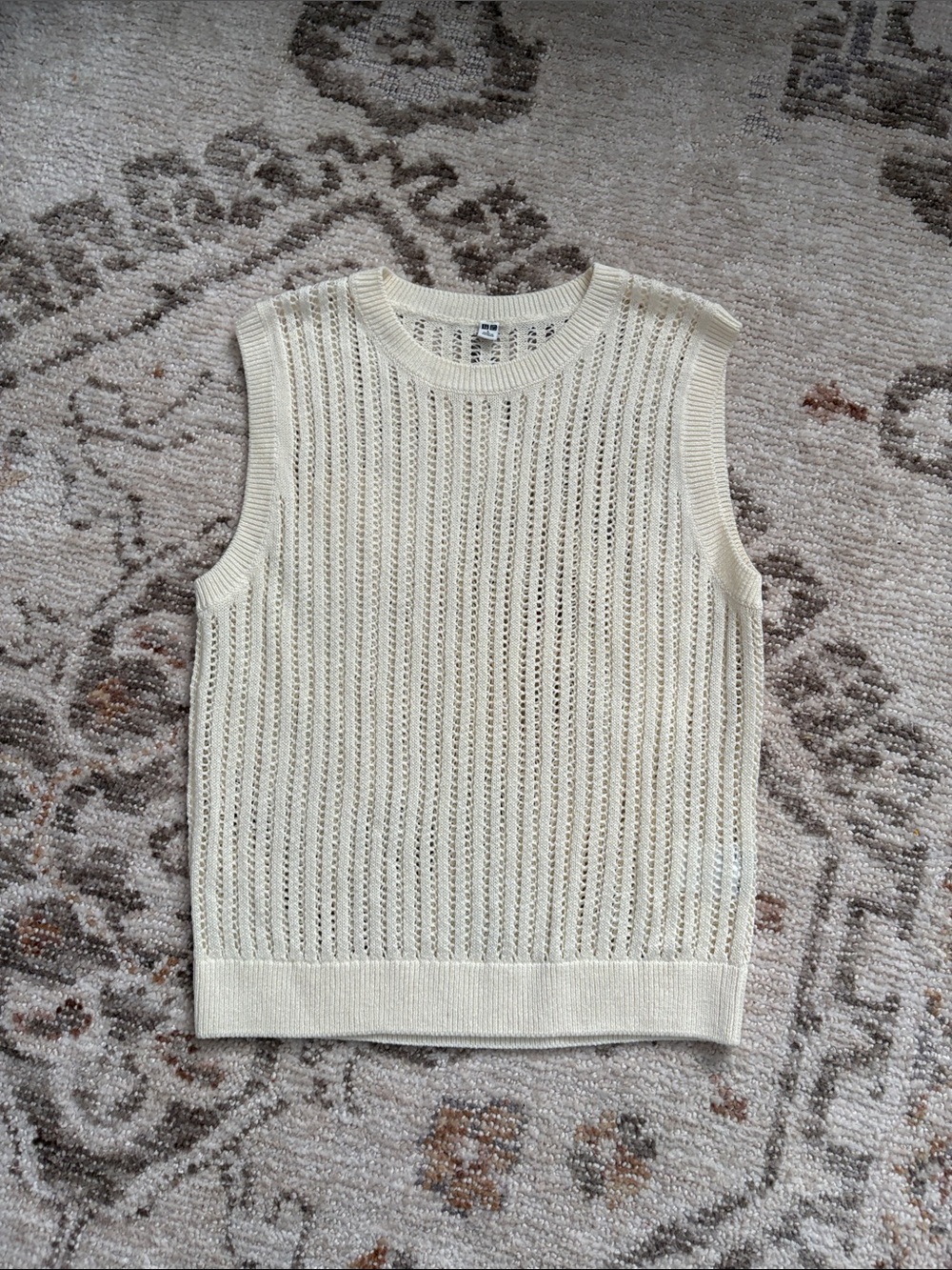 UNIQLO Mesh Crew Neck Sweater Vest Ribbed Knit Cream Large